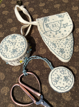 Load image into Gallery viewer, Chooky's Pin and Scissorkeep