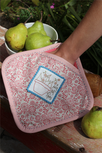The Pear Pot Holder